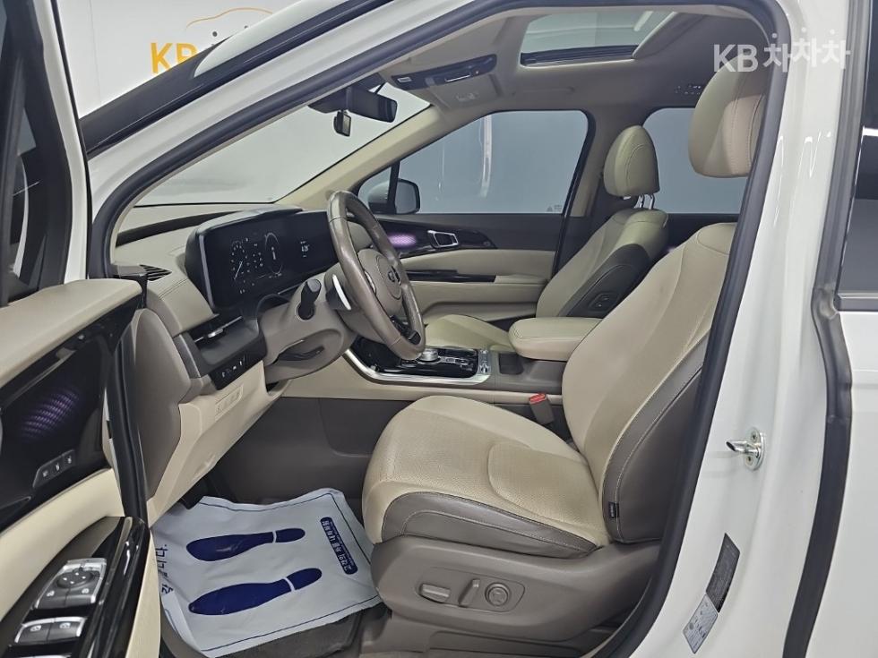 Kia Carnival — miniaturë 11