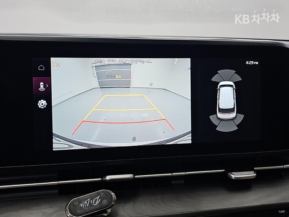 Kia Carnival — miniaturë 17