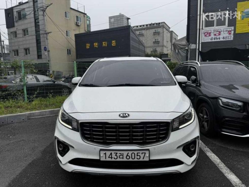 2019 KIA carnival 9-seater 2.2 diesel prestige