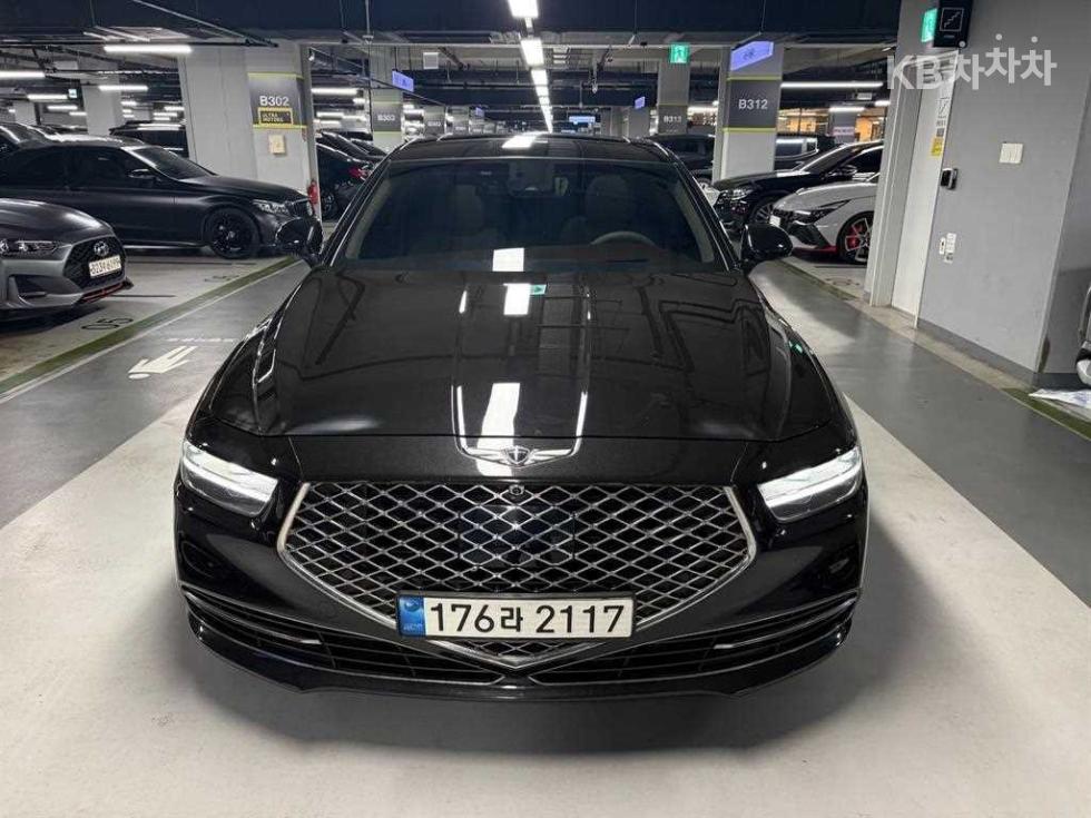 Genesis G90