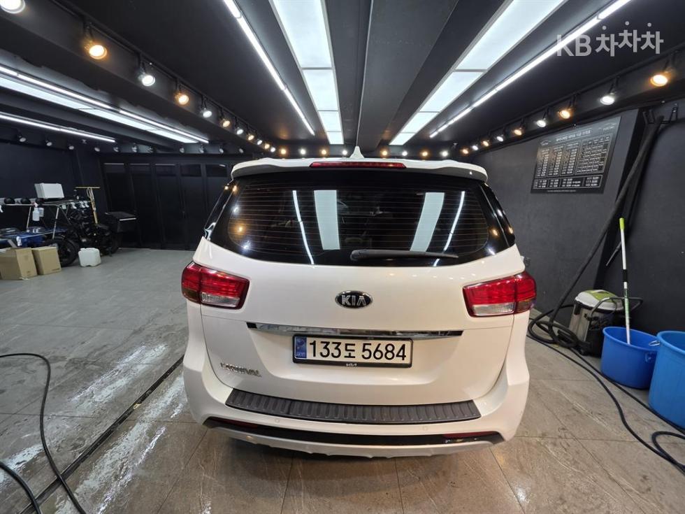 Kia Carnival — miniaturë 5