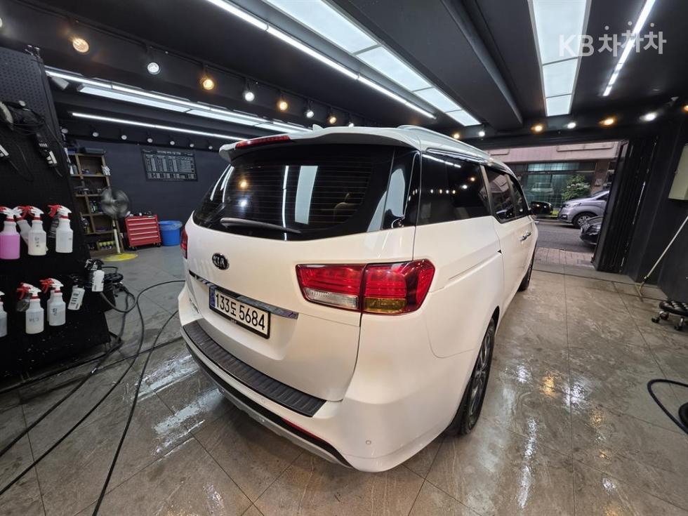 Kia Carnival — miniaturë 6