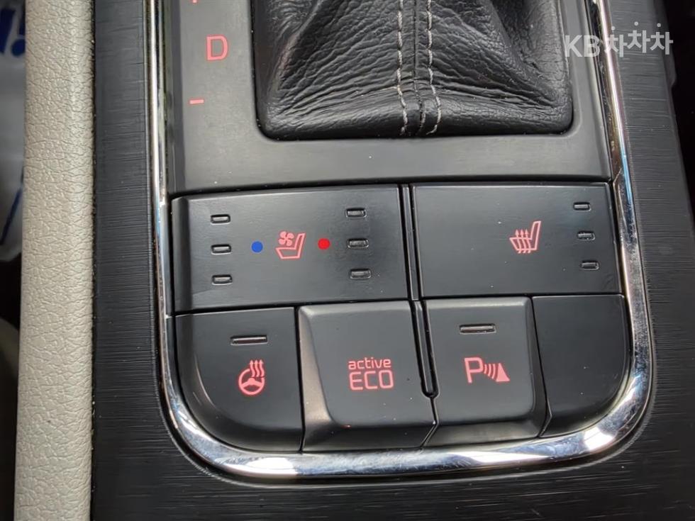 Kia Carnival — miniaturë 14