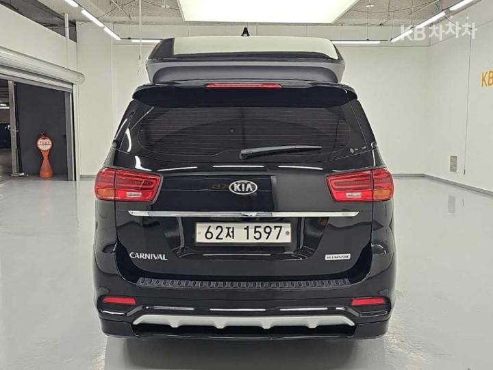Kia Carnival — miniaturë 3
