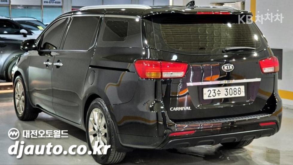 Kia Carnival — miniaturë 3