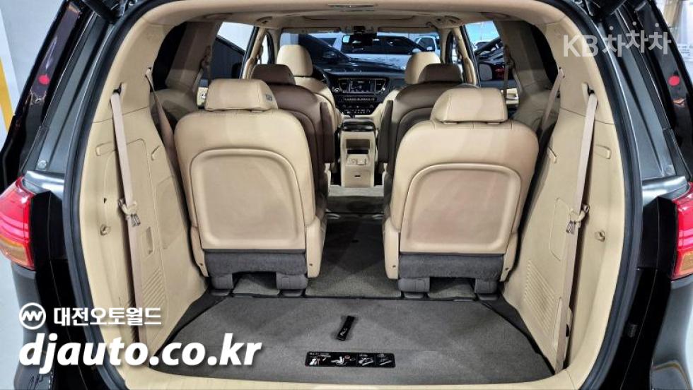 Kia Carnival — miniaturë 12