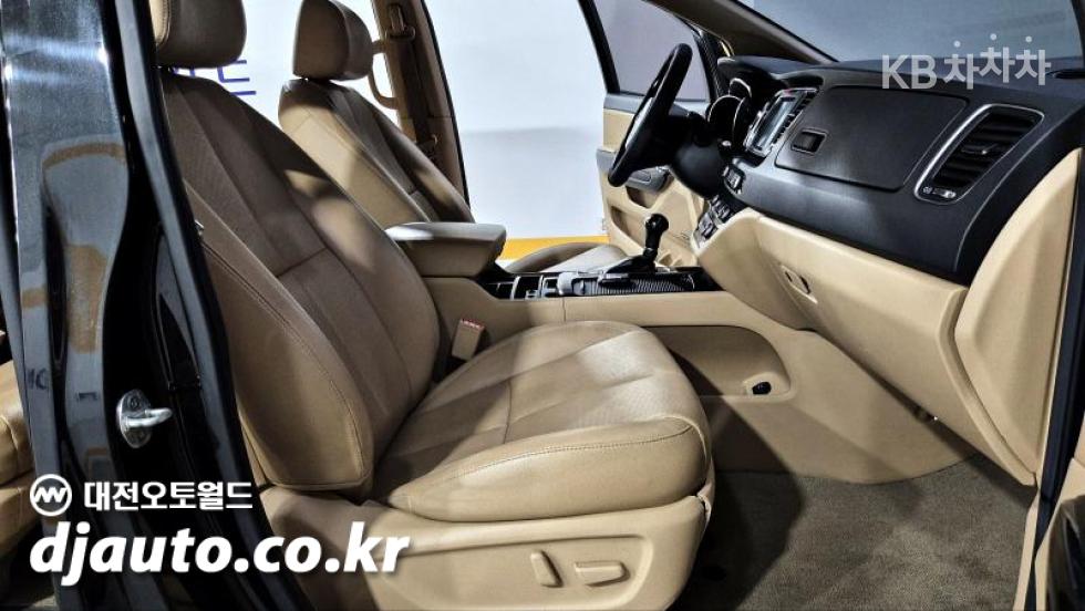 Kia Carnival — miniaturë 13