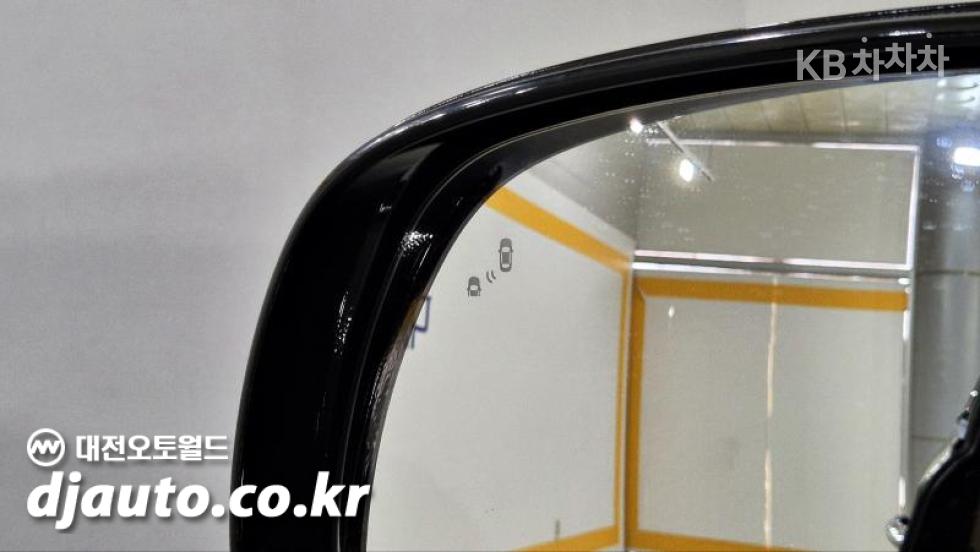 Kia Carnival — miniaturë 18