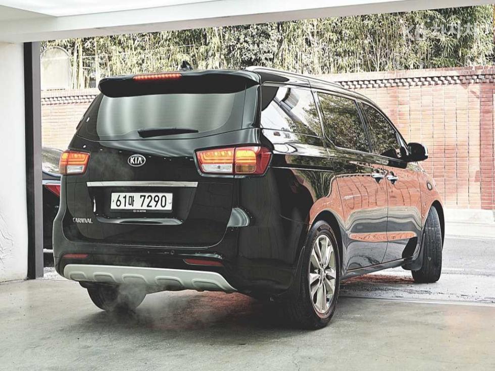 Kia Carnival — miniaturë 3