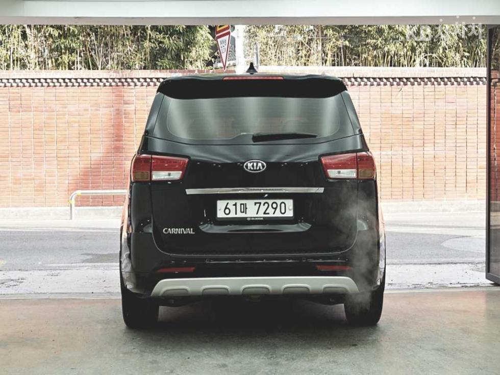 Kia Carnival — miniaturë 4