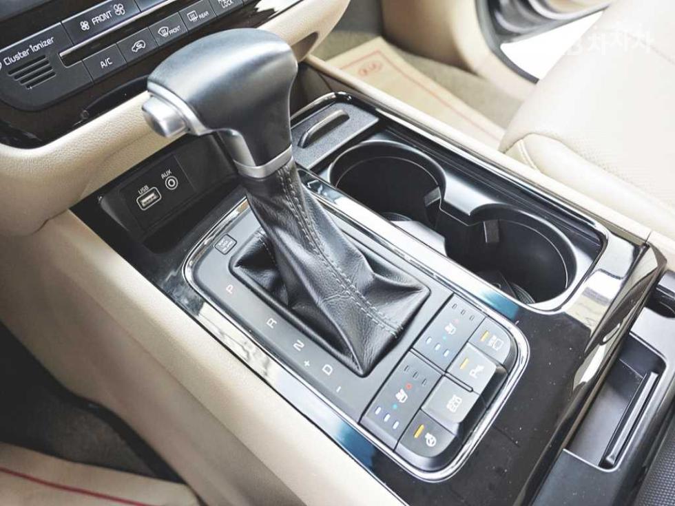 Kia Carnival — miniaturë 15
