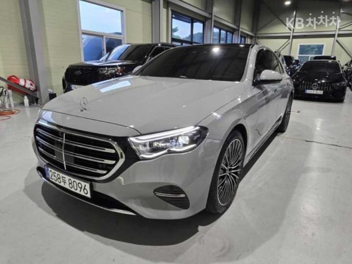 Mercedes-Benz E-klasse E450 4MATIC Exclusive — foto 1