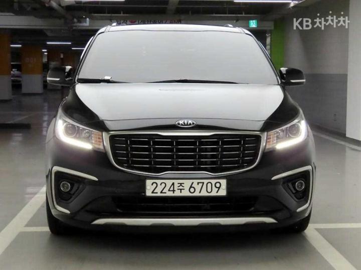 Kia Carnival 9인승 2.2 디젤 프레스티지 — foto 1