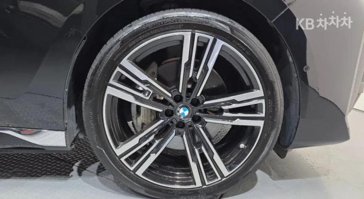 BMW i7 — miniaturë 3