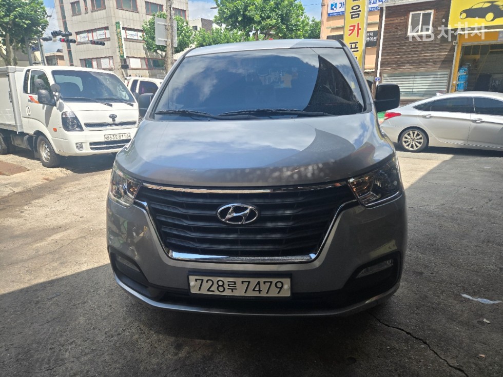 Hyundai Grand Starex