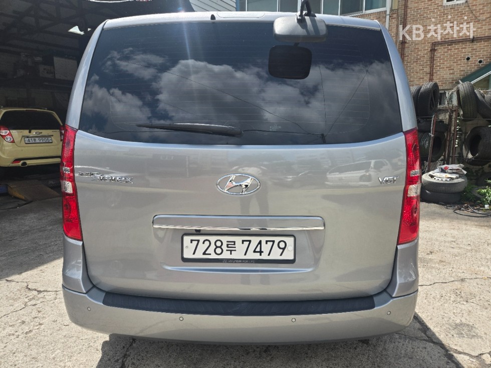 Hyundai Starex — miniaturë 3