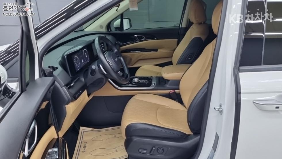 Kia Carnival — miniaturë 9