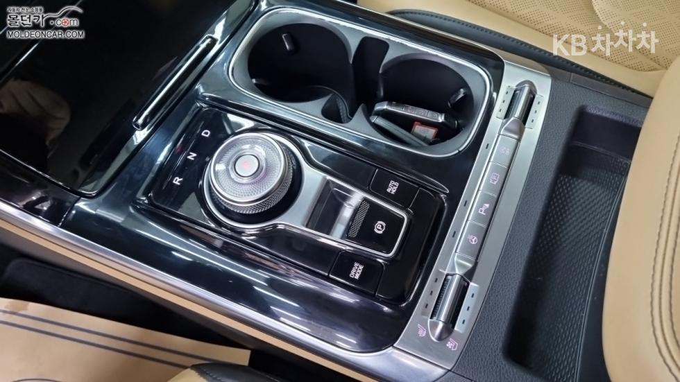 Kia Carnival — miniaturë 14