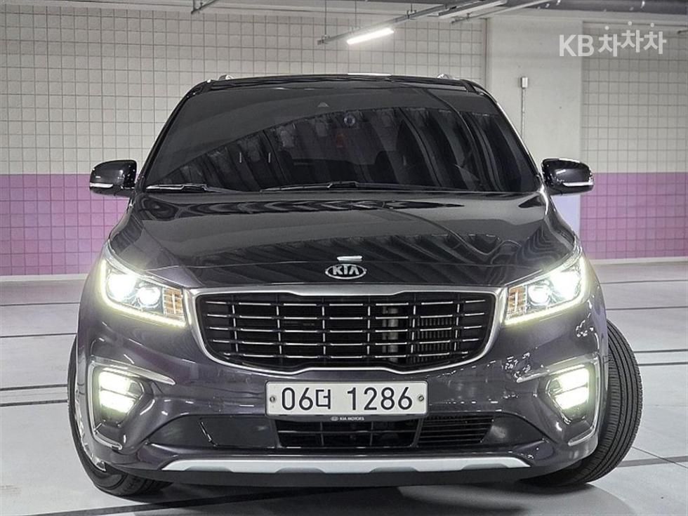 Kia Carnival — miniaturë 2