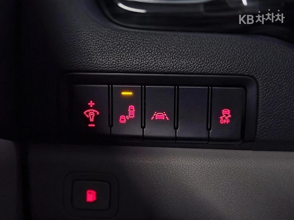 Kia Carnival — miniaturë 9
