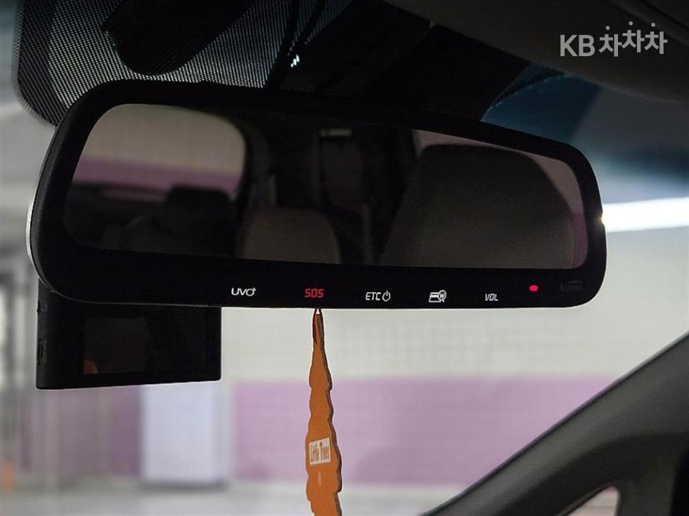 Kia Carnival — miniaturë 12
