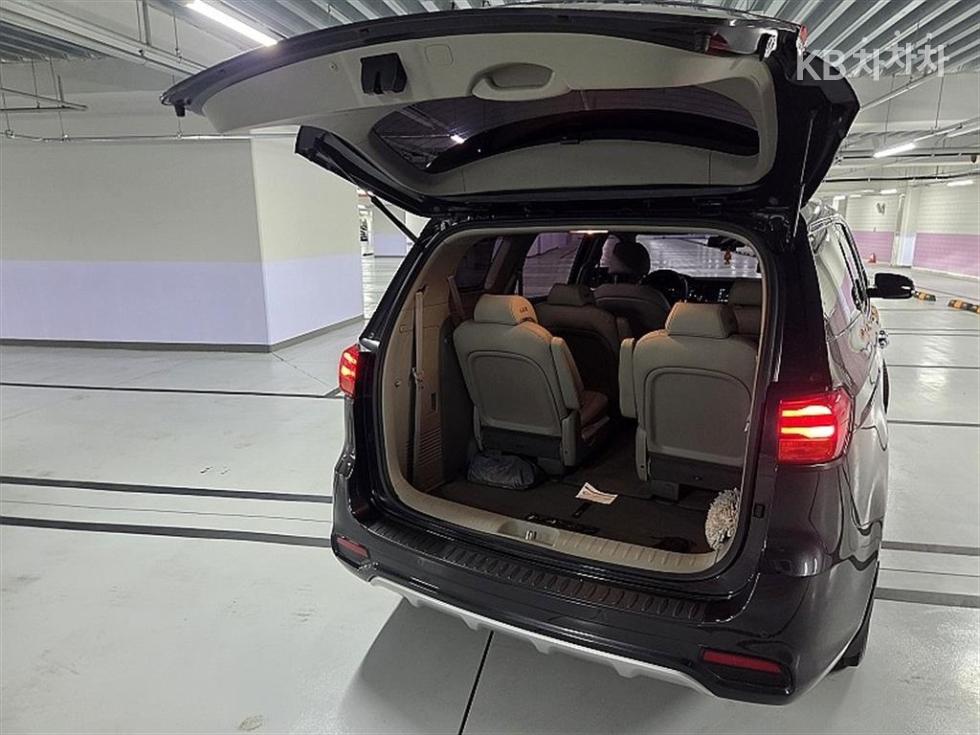 Kia Carnival — miniaturë 19