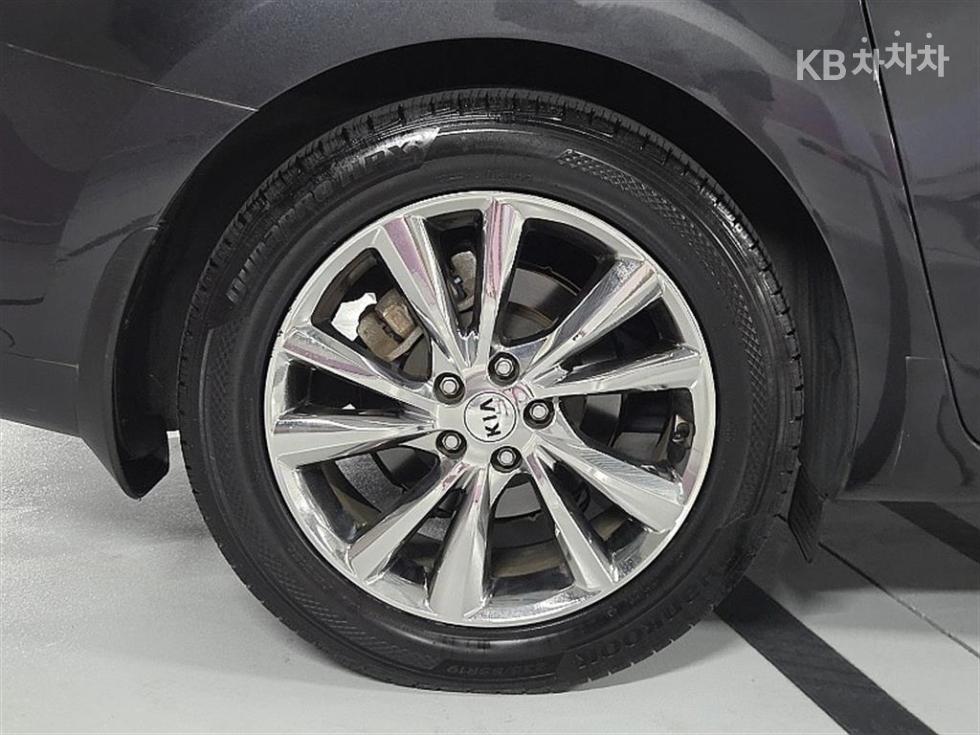 Kia Carnival — miniaturë 20