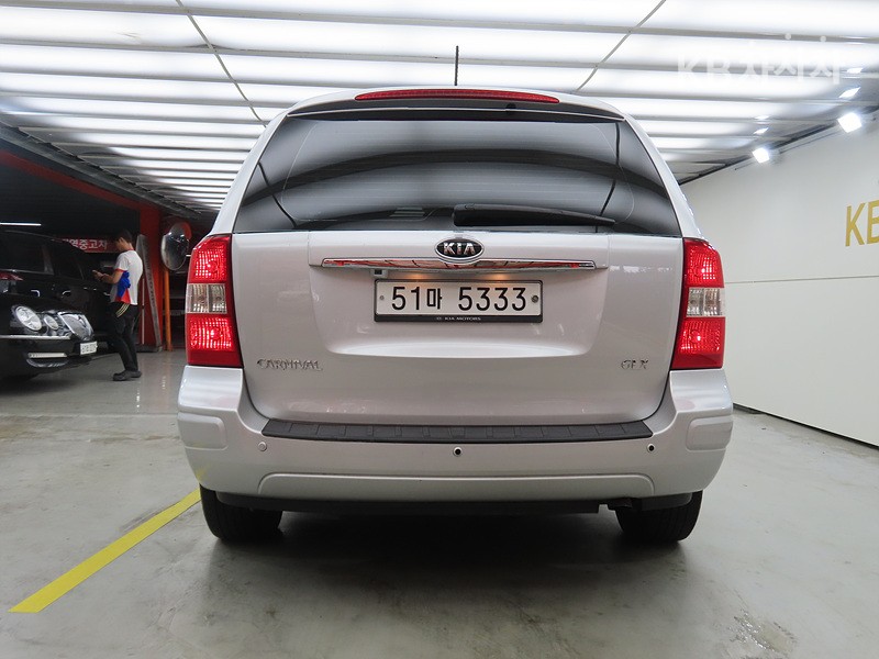 Kia Carnival — miniaturë 3