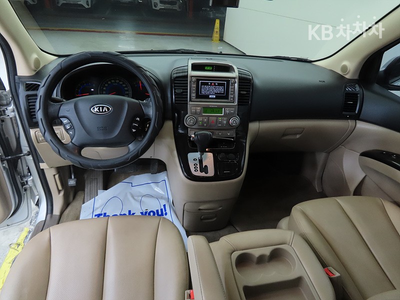 Kia Carnival — miniaturë 7