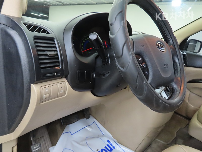 Kia Carnival — miniaturë 13