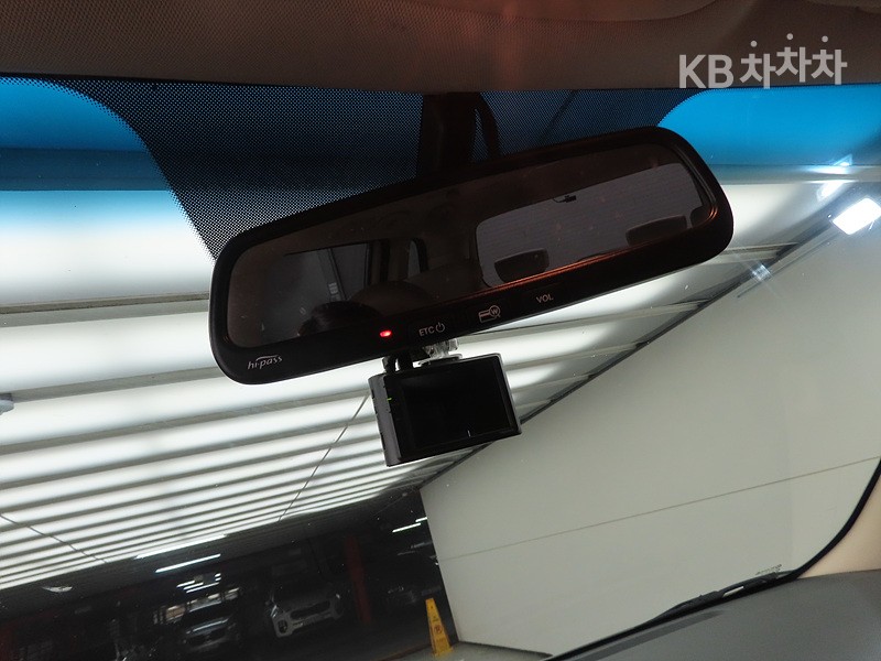 Kia Carnival — miniaturë 15