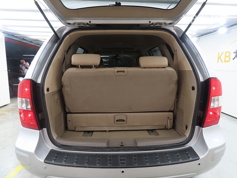 Kia Carnival — miniaturë 18