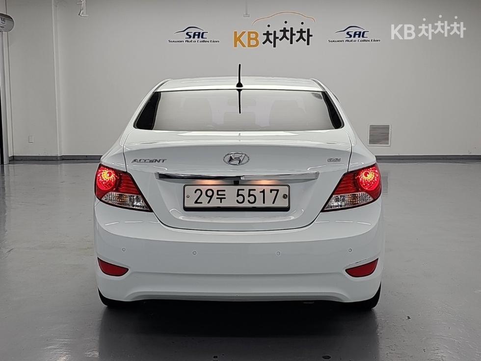 Hyundai Accent — miniaturë 3