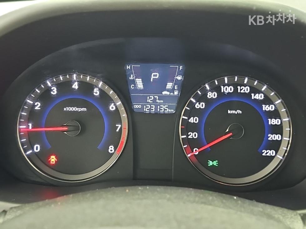 Hyundai Accent — miniaturë 6