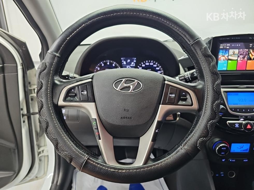 Hyundai Accent — miniaturë 9