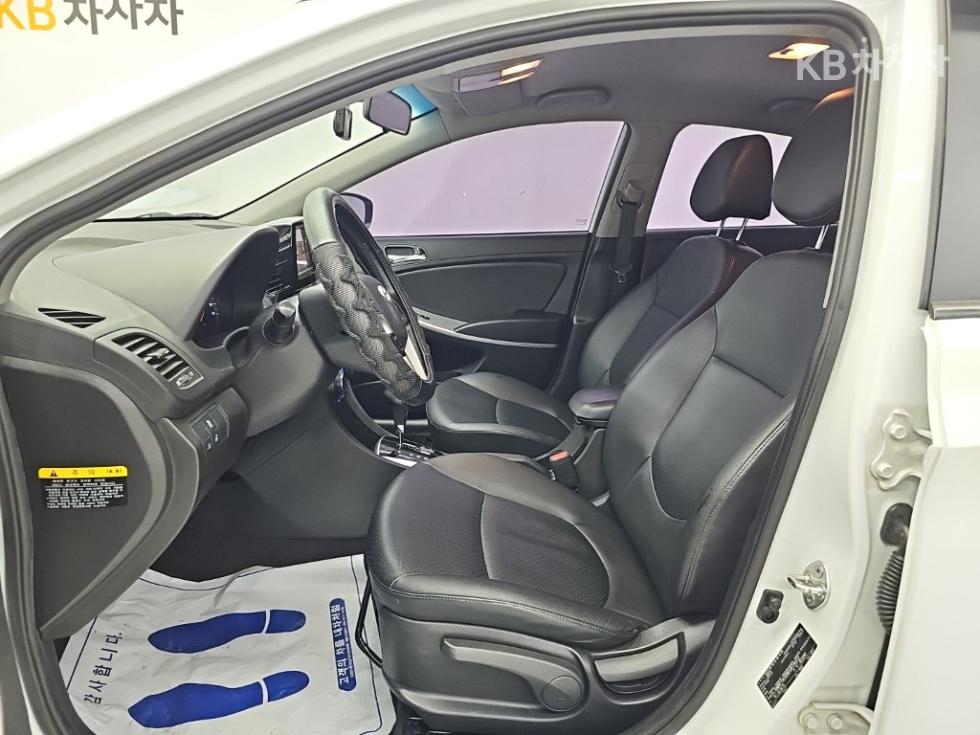 Hyundai Accent — miniaturë 11
