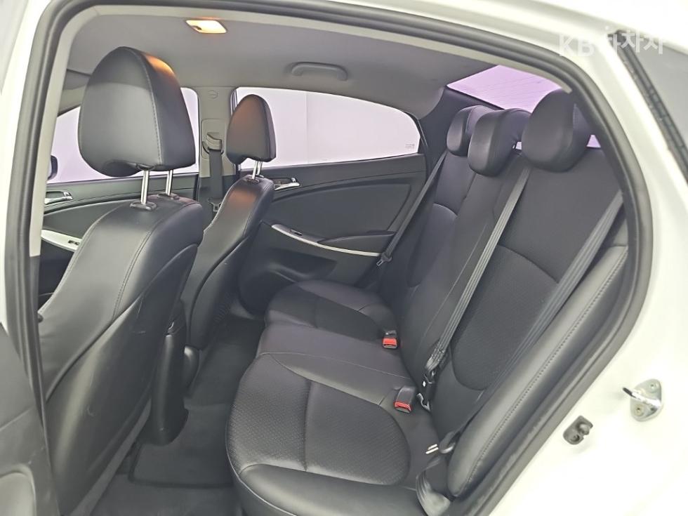 Hyundai Accent — miniaturë 12
