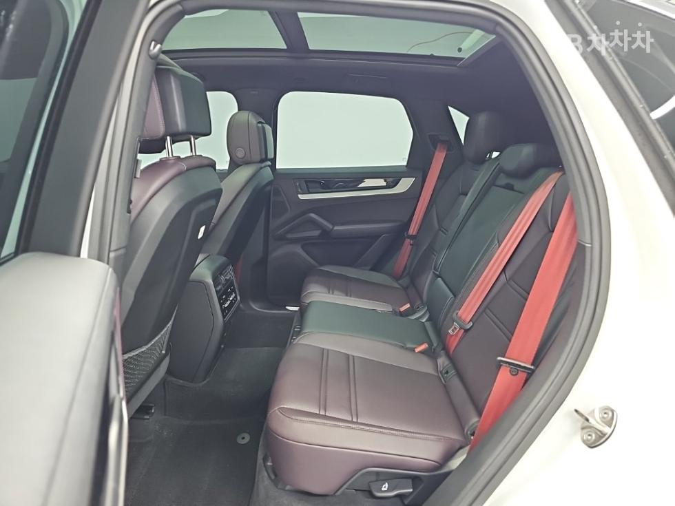 Porsche Cayenne — miniaturë 12