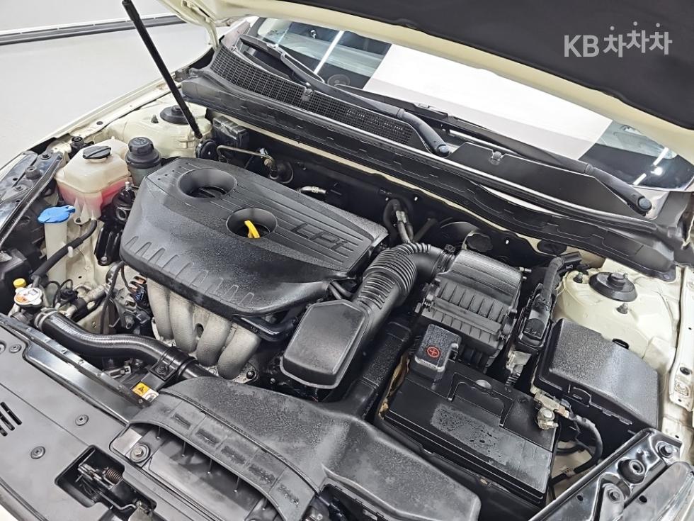 Kia K5 — miniaturë 5