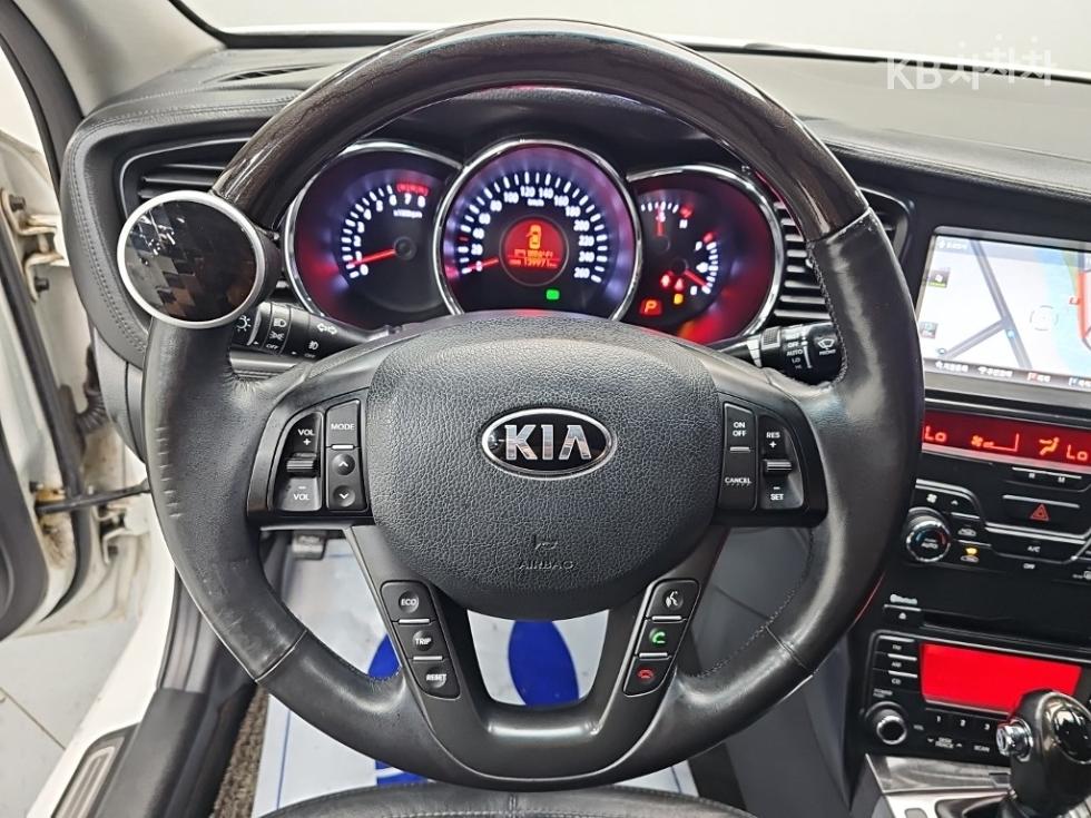 Kia K5 — miniaturë 9