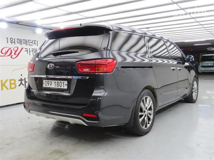 Kia Carnival — miniaturë 4