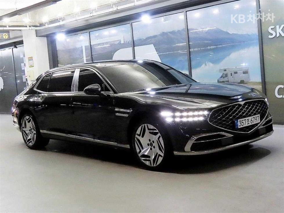 Genesis G90