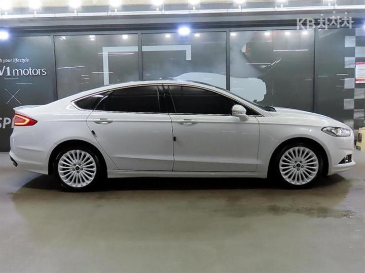 Ford Mondeo — miniaturë 3