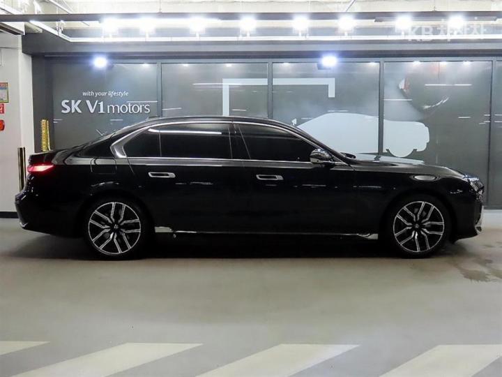 BMW i7 — miniaturë 3