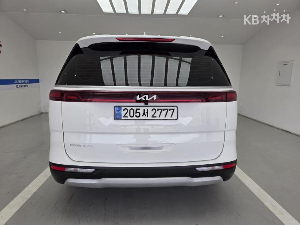 Kia Carnival — miniaturë 3