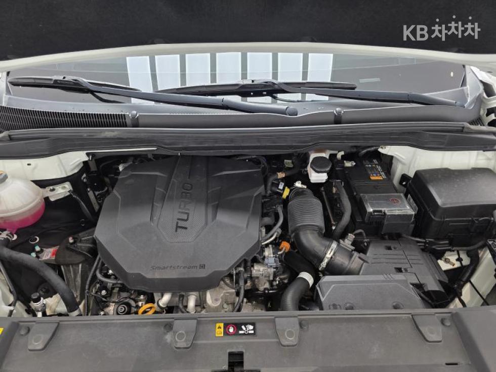 Kia Carnival — miniaturë 9