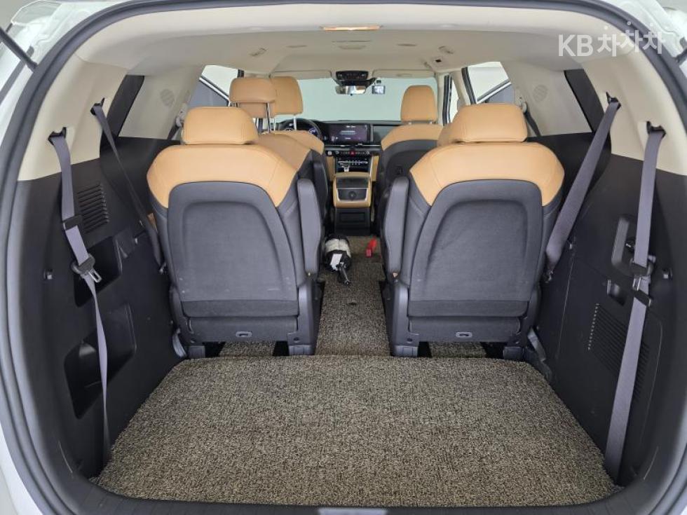 Kia Carnival — miniaturë 10
