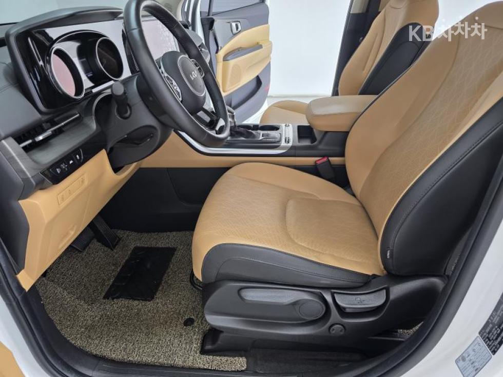 Kia Carnival — miniaturë 15