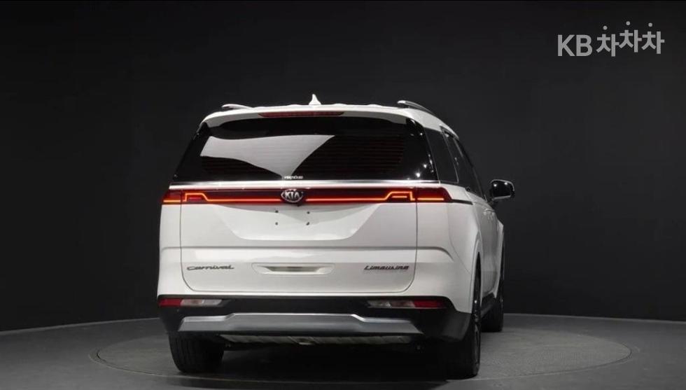 Kia Carnival — miniaturë 4