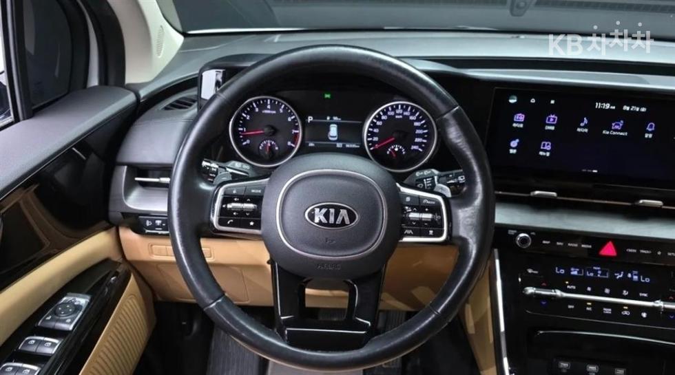 Kia Carnival — miniaturë 6